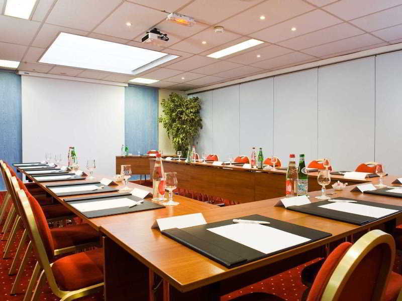 Holiday Inn Express Lille Centre By Ihg Екстериор снимка