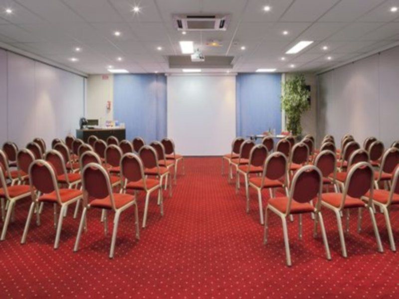 Holiday Inn Express Lille Centre By Ihg Екстериор снимка