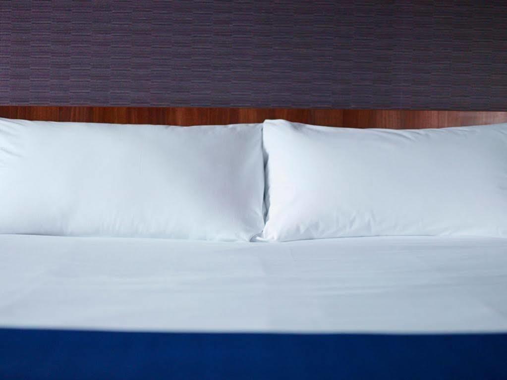 Holiday Inn Express Lille Centre By Ihg Екстериор снимка